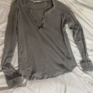We The Free Gray Long Sleeve Top